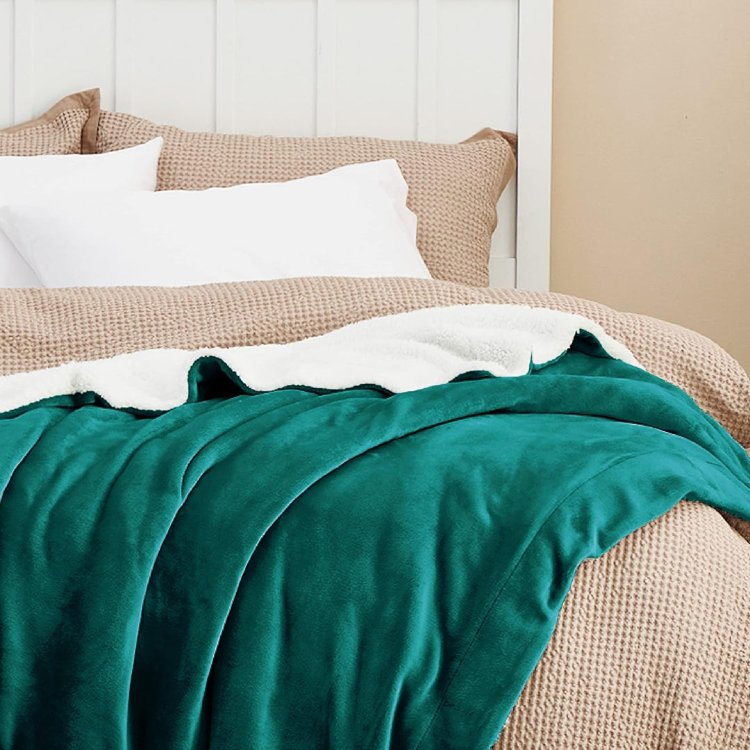 BEDSURE Decke Sofa Kuscheldecke Grün - warm Sherpa Sofaüberwurf Decke, Dicke Sofadecke Couchdecke, 1