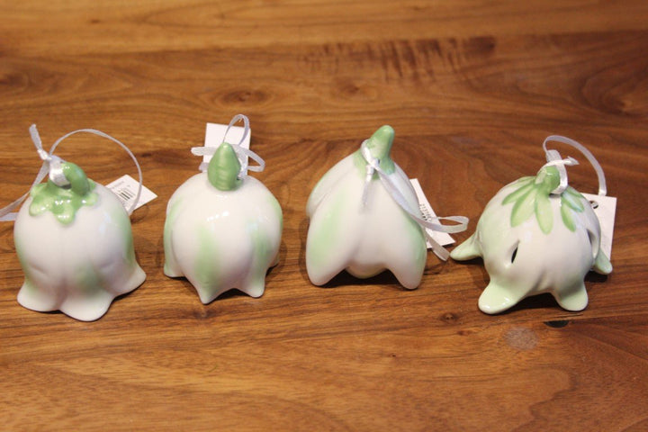 Grosse Porzellan-Blümchen im 4er-Set♥Osterglöckchen z. Hängen, 5-5 bis 6,5 cm