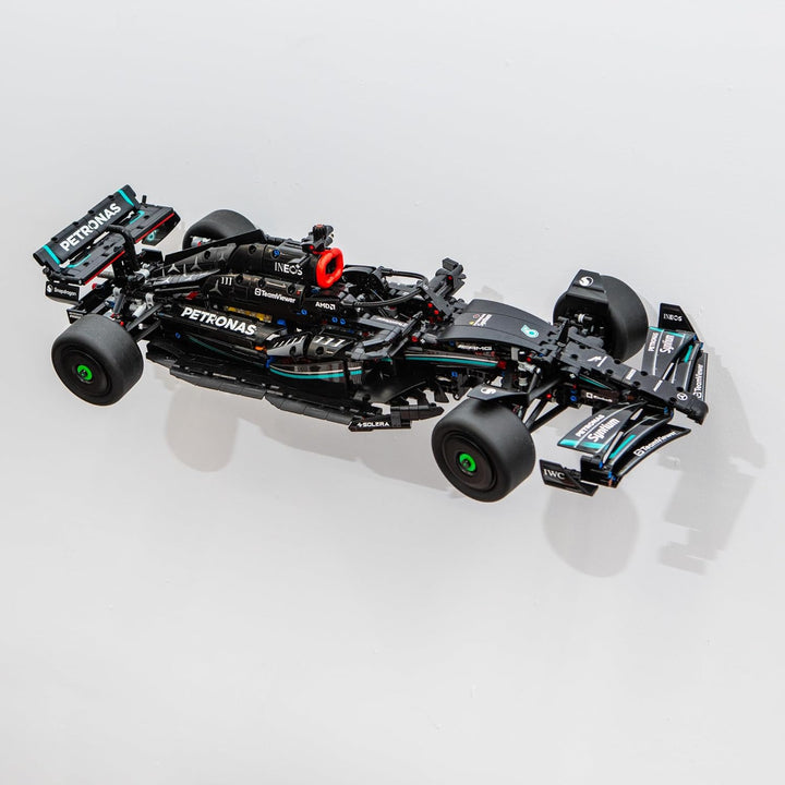 Brickify Wandhalterung kompatibel mit Lego Technic Mercedes W14e 42171 – sichere Präsentation Ihres
