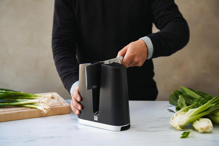 ZWILLING V-Edge, V-förmiger Messerschärfer mit Keramikschleifsteinen, geeignet für europäische und j
