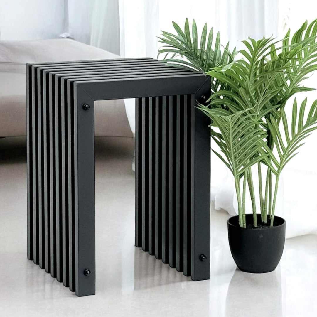 DanDiBo Lamellenhocker Hocker Metall Schwarz Eckig Base 45 cm Massiv Modern Beistelltisch Lamellen (
