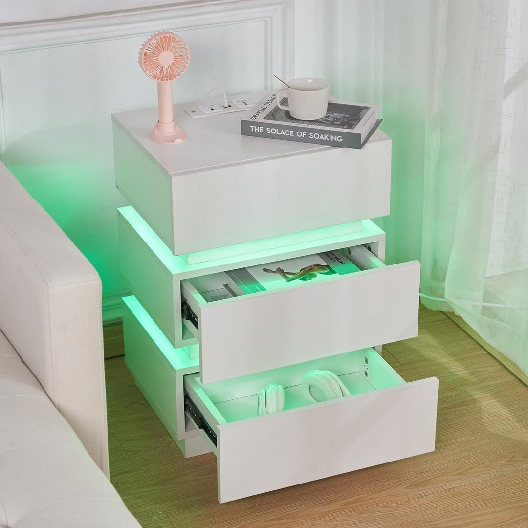 PIPIPOXER Nachttisch LED mit Steckdose & USB, Beistelltisch in Weiss aus Hochglanz mit 3 Schubladen