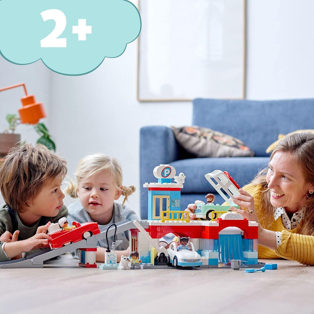 LEGO 10948 DUPLO Parkhaus mit Autowaschanlage mit Spielzeugauto, Wohnmobil und Rennauto, Garagen-Spi