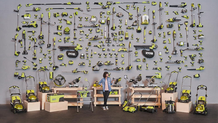 RYOBI 18 V ONE+ Akku-Schnellladegerät RC18180, 8,0 A Ladestrom lädt einen 4,0 Ah Akku in weniger als