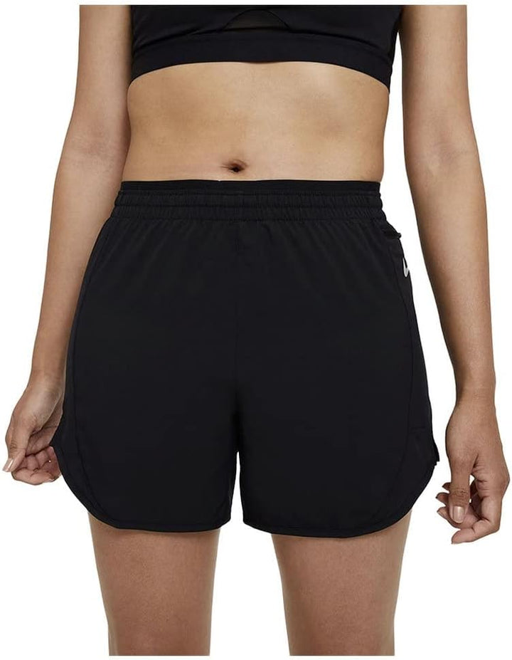 Nike Damen Tempo Luxe Shorts, Shwartz, M