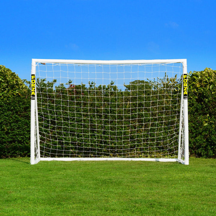 FORZA Fussballtor mit einem Klicksystem – das Fussball-Tor kann das ganze Jahr über bei jedem Wetter