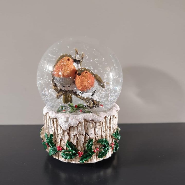 Heaven Sends Weihnachts-Schneekugel mit Rotkehlchen auf Sitzstange