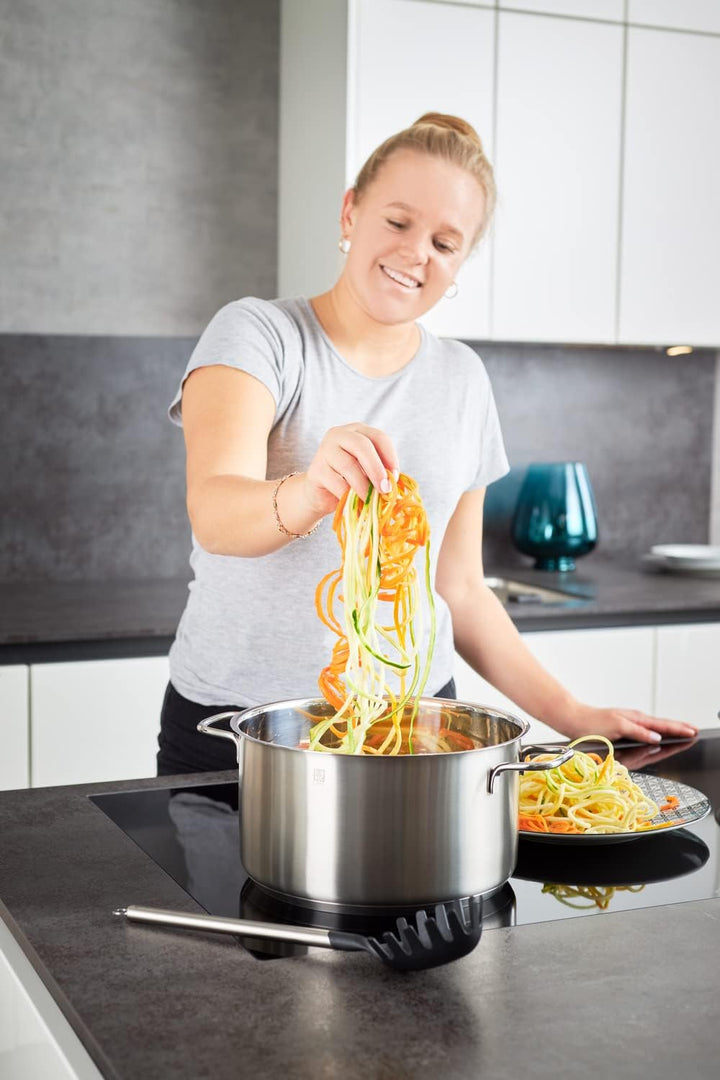 RÖSLE Basic Line Kochtopf Ø 24 cm, Universaltopf aus Edelstahl 18/10, mit Glasdeckel und Schüttrand,