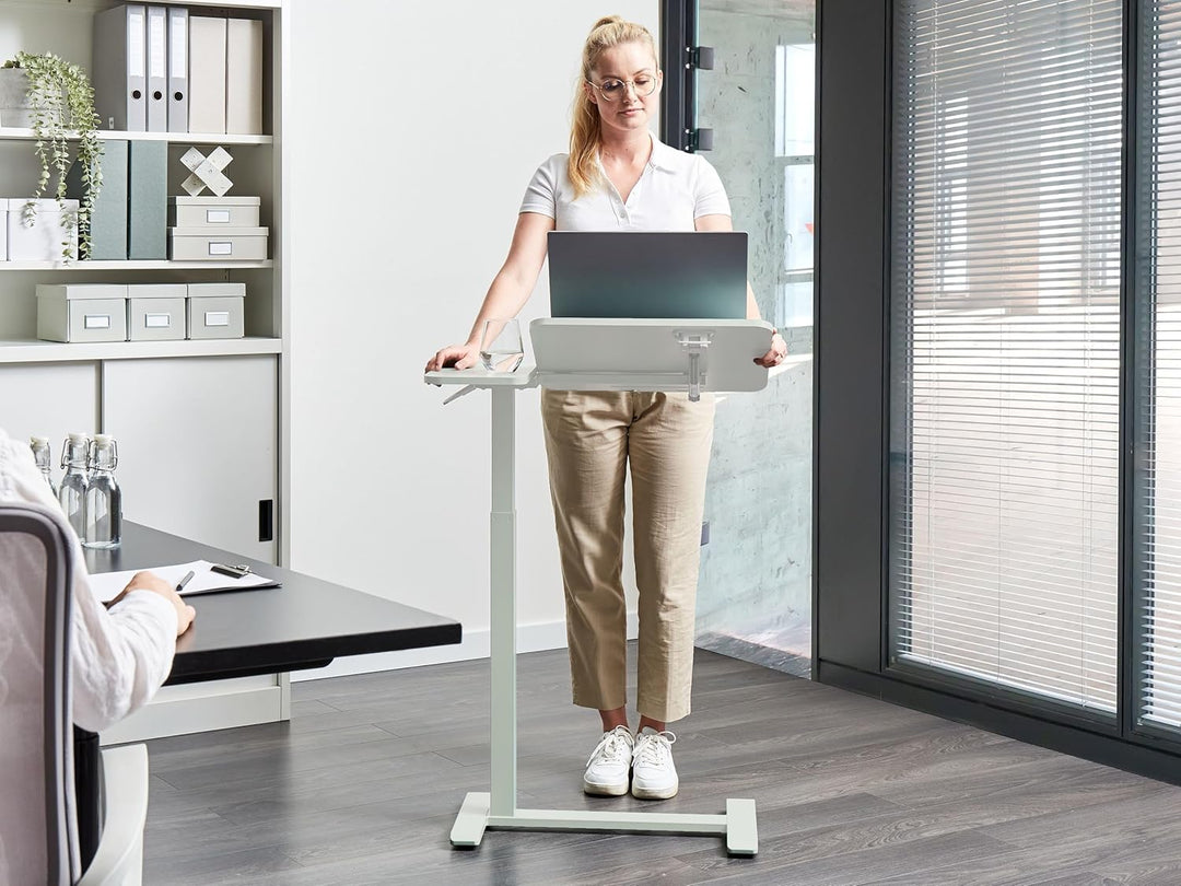 Beliani Laptoptisch höhenverstellbar 70 x 40 cm hellgrün modern Homeoffice Büro Schola