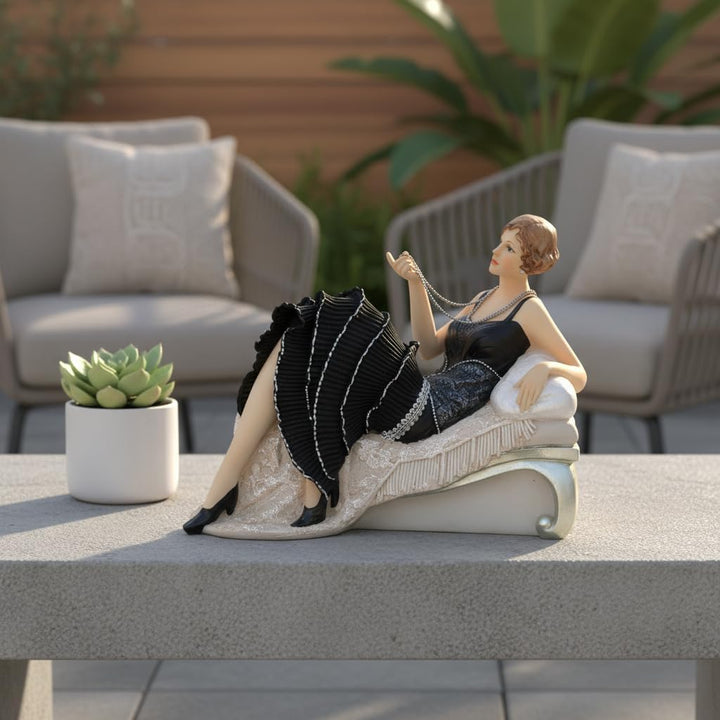 Comfy Hour Glamour Elegance Figur im viktorianischen Stil, Damenkollektion, Camille Lady liegend auf