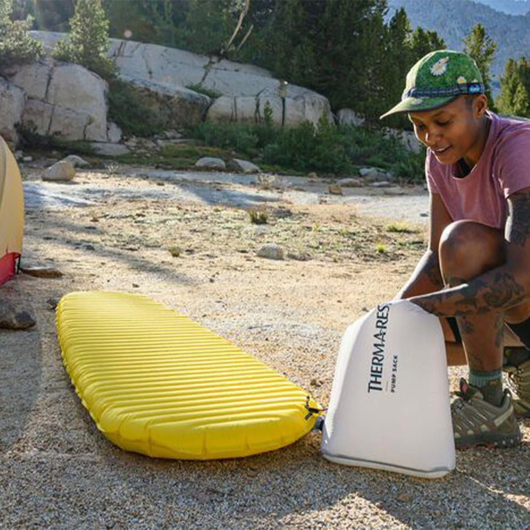 Therm-a-Rest NeoAir Xlite NXT Ultraleichte Isomatte für Camping und Rucksackreisen Solar Flare L (64