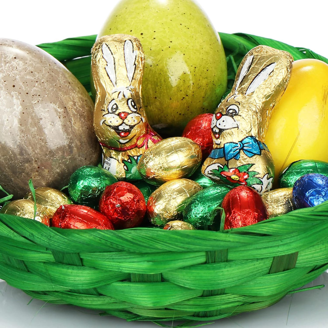 com-four® 4X Osterkörbchen mit Deko Gras und Eierfarben - grüne Osterkörbe mit grünem Gras - Bastkor