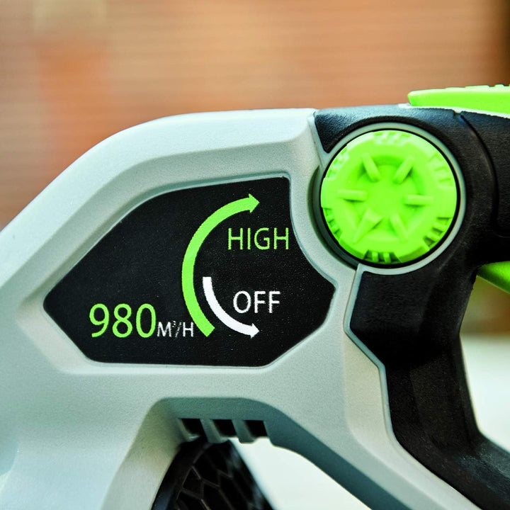 Ego Power Laubbläser LB5800E 986 m3/h im Boost-Modus.