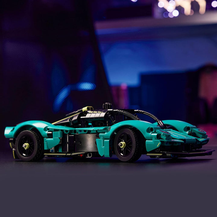 LEGO Technic Aston Martin Valkyrie Rennwagen Spielzeug - Modell-Bauset mit V12-Motor und aufklappbar