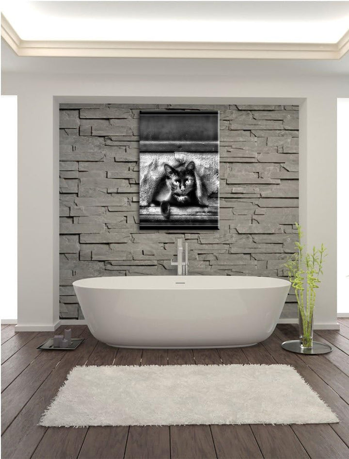 Pixxprint Monocrome, Katze schaut durch Hundeklappe, Format: 100x70 auf Leinwand, 100x70