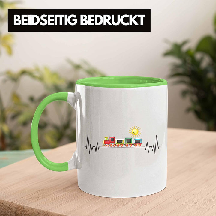 Trendation - Zug Züge Herzschlag Tasse Geschenk für Eisenbahner Zugführer Hobby Geschenkidee (Grün),