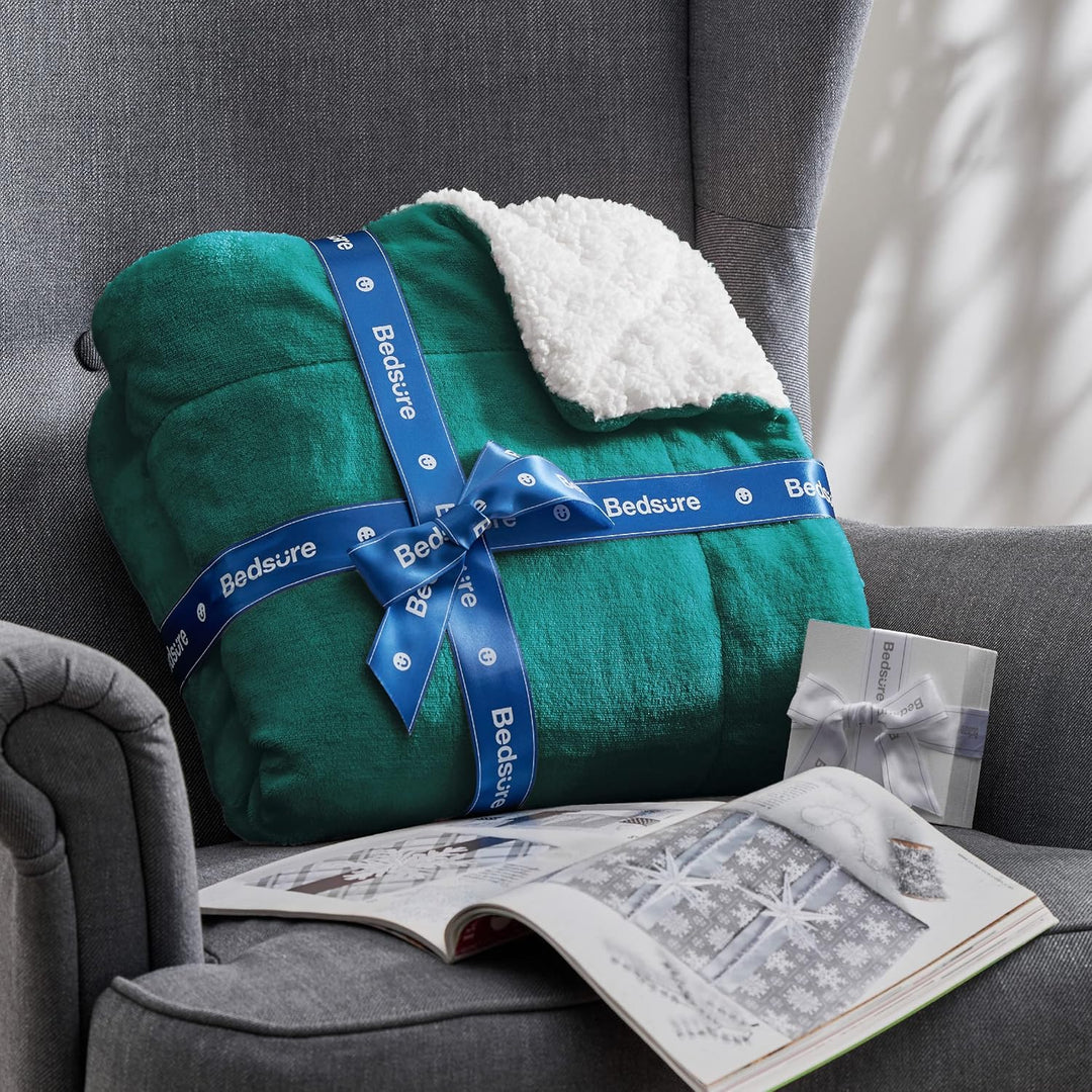 BEDSURE Decke Sofa Kuscheldecke Grün - warm Sherpa Sofaüberwurf Decke, Dicke Sofadecke Couchdecke, 1