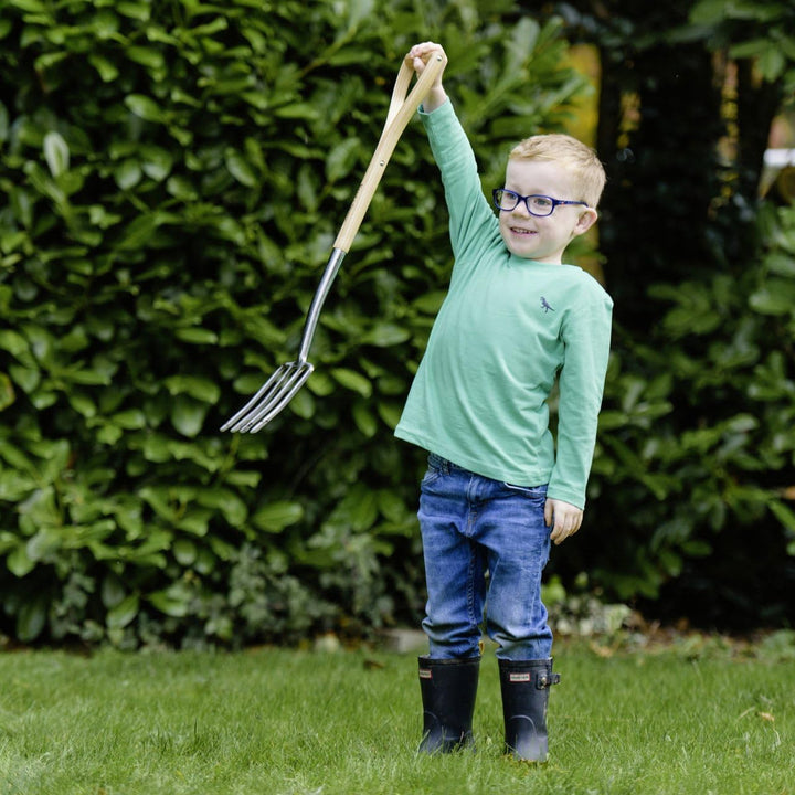 Kent & Stowe Kinder-Spatengabel – leichte Gartenforke für Kinder aus Edelstahl, kleine Heugabel mit