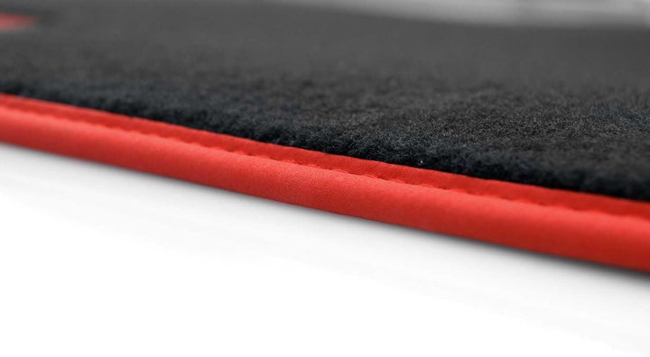 Fussmatten passend für Golf 4 Velours Premium Automatten schwarz 4-teilig Nubuk rot