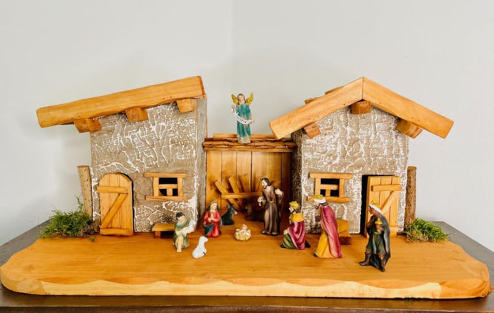 Tischkrippen (Krippe 004 + Figuren), Krippe 004 + Figuren