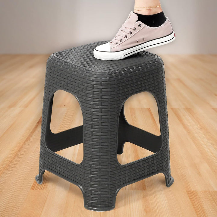 KADAX Hocker aus Kunststoff, Tritthocker bis 120 kg, Rattanhocker mit Antirutschfüssen, Badhocker, W