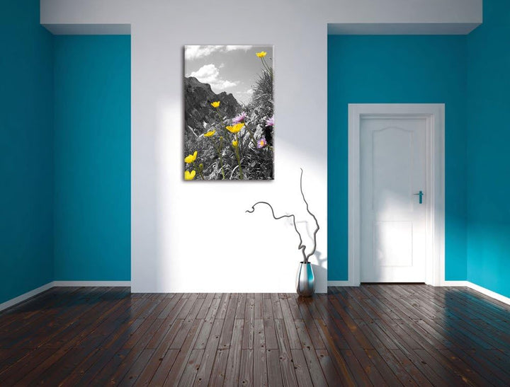 Pixxprint Traumhafte Blumenwiese im Frühling schwarz/weiss, Format: 70x100 auf hochkantiges Leinwand