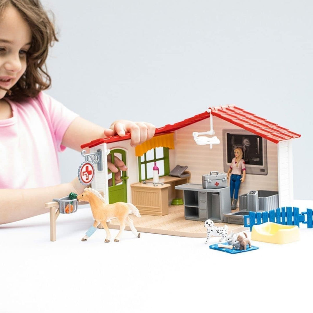 schleich 42502 Tierarzt-Praxis mit Haustieren, für Kinder ab 3+ Jahren, FARM WORLD - Spielset neue V