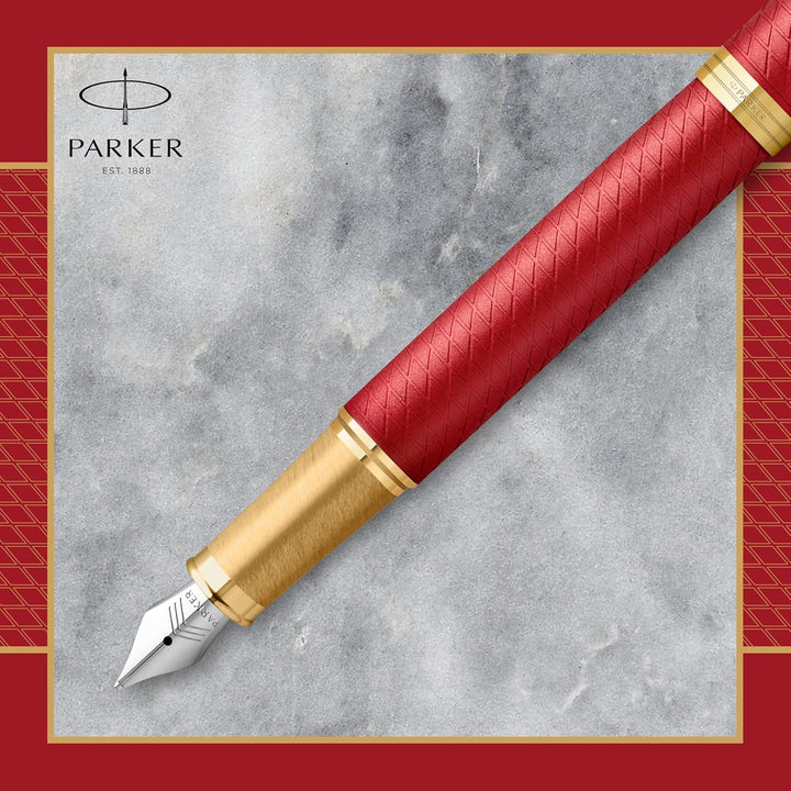 Parker IM Füller | Rote Premium-Lackierung mit goldenen Zierteilen | Füllfederhalter mit feiner Fede