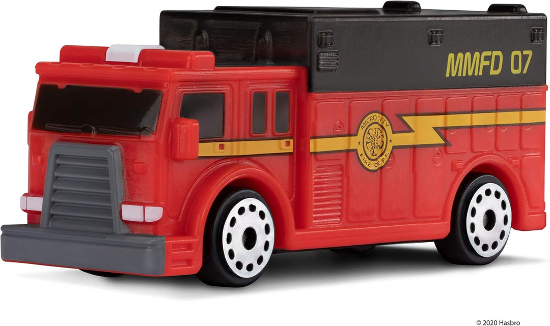 Micro Machines MMW0033 - Feuerwehrstation Spielset Fire and Rescue mit 1 exklusiven Fahrzeug Klassis