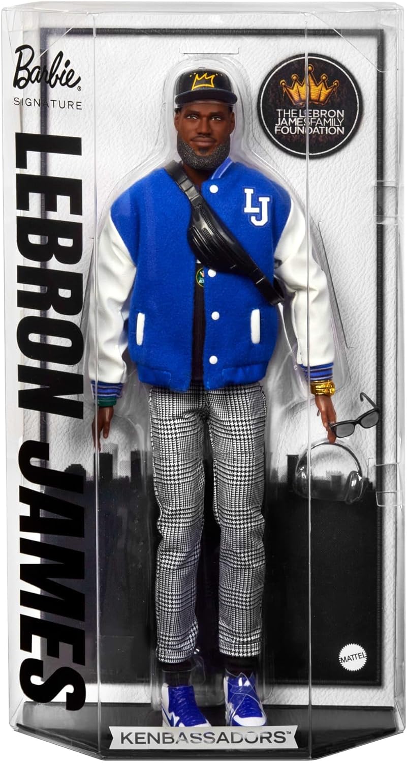 Barbie Signature Lebron James Kenbassadors Puppe, Sammelfigur mit College-Bomberjacke und Accessoire