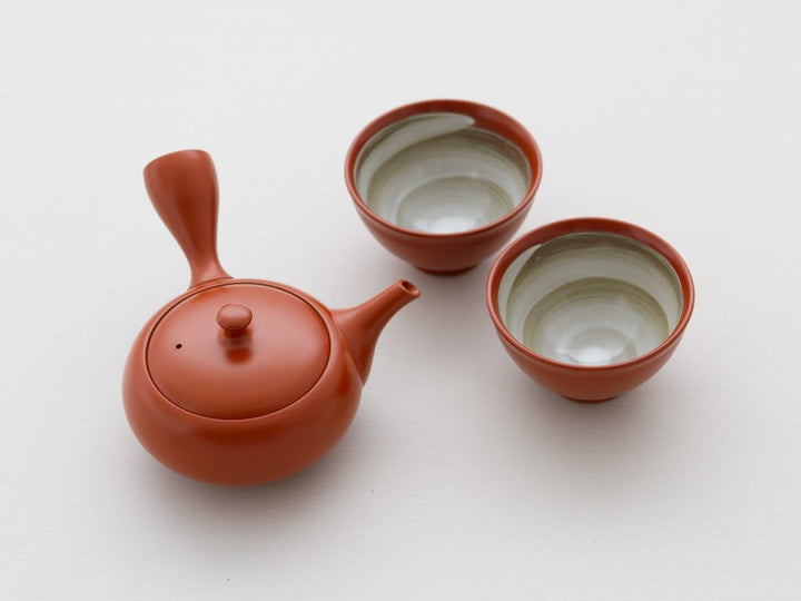 Original japanische Teekanne, Kyusu, mit 2 Becher: Shudei Kyogata. Integriertes Tee-Sieb aus Edelsta