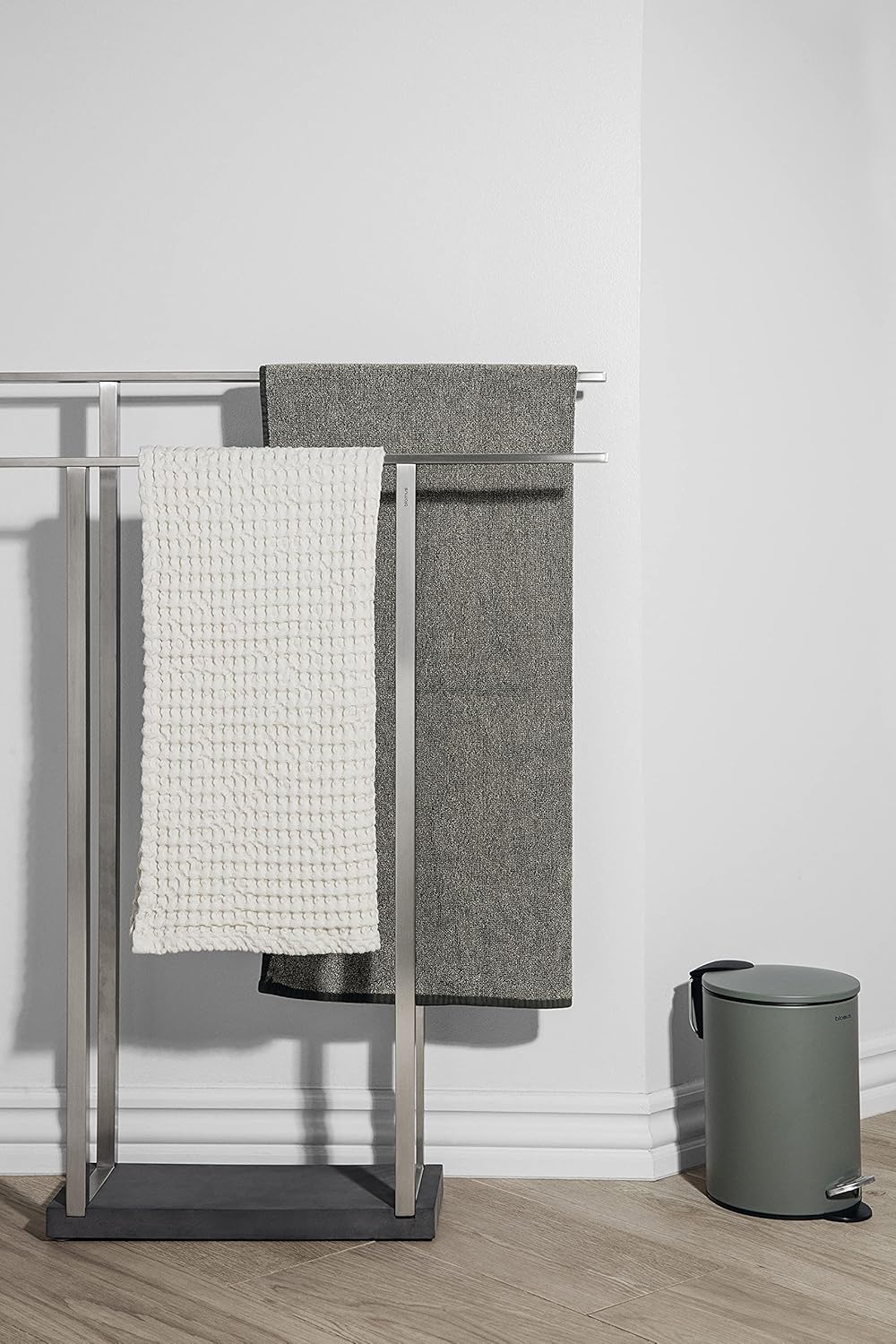 blomus Treteimer -Tubo- | Abfalleimer aus Edelstahl | 3L | Farbe Black Matt | Ø17 x 24,5H cm | Mülle