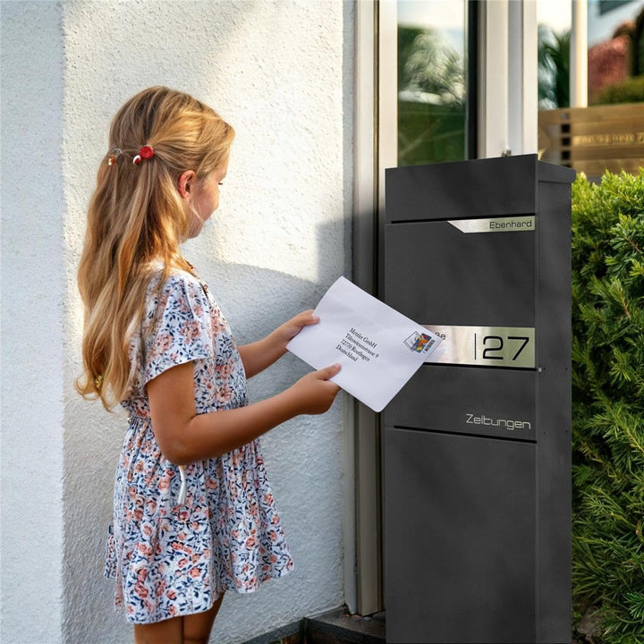 Metzler Standbriefkasten freistehend in DB 703 Eisenglimmer aus Stahl mit Zeitungsfach - personalisi