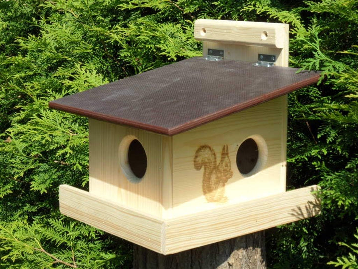 Hochwertig imprägnierter, Witterungsbeständiger XXXL Eichhörnchen Kobel/Futterhaus aus hochwertigem