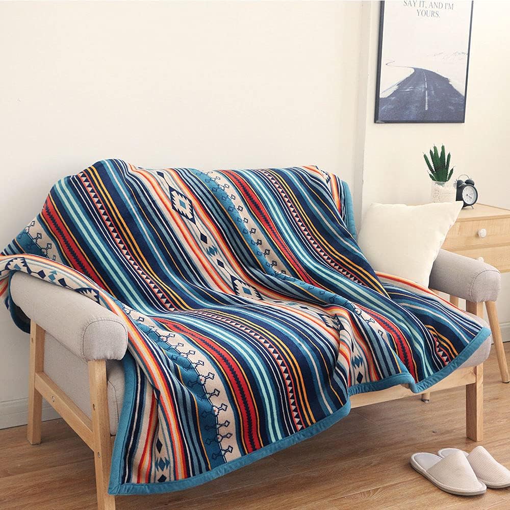 Hggzeg Korallen-Fleece-Überwurfdecke, flauschig, weiche Couchdecke, warme Bettdecke, buntes Streifen