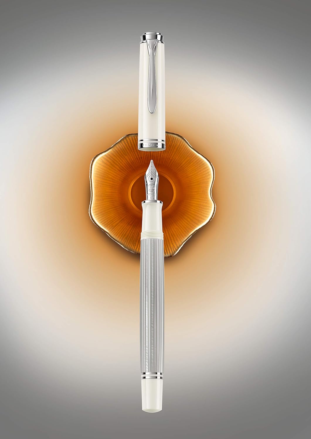 Pelikan FWI 815437 Kolbenfüllhalter Souverän M405 Silber-Weiss B, in Faltschachtel Füllhalter - B-Fe