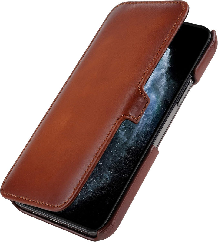 STILGUT Book Case kompatibel mit iPhone 12 Pro Max (6.7") Hülle aus Leder mit Clip-Verschluss, Klapp