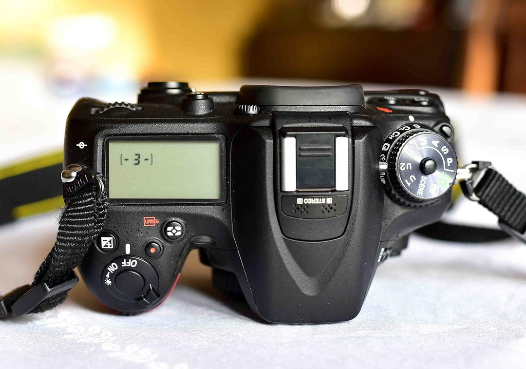 Nikon D7100 SLR-Digitalkamera (24 Megapixel, 8 cm (3,2 Zoll) TFT-Monitor, Full-HD-Video) Kit inkl. A
