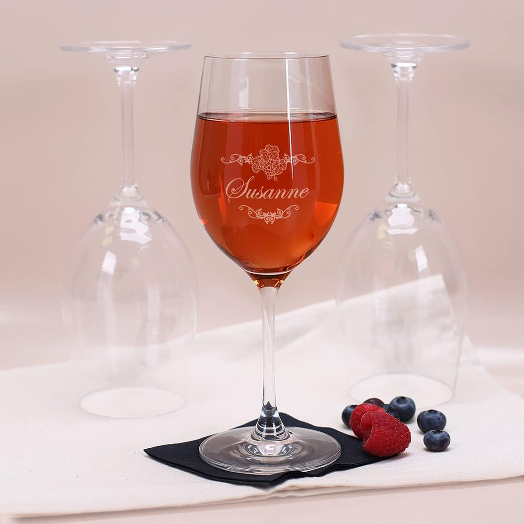 Herz &amp; Heim® Geburtstagsgeschenk zum 60. Geburtstag - Bree Wein-Präsent mit graviertem Weinglas in G