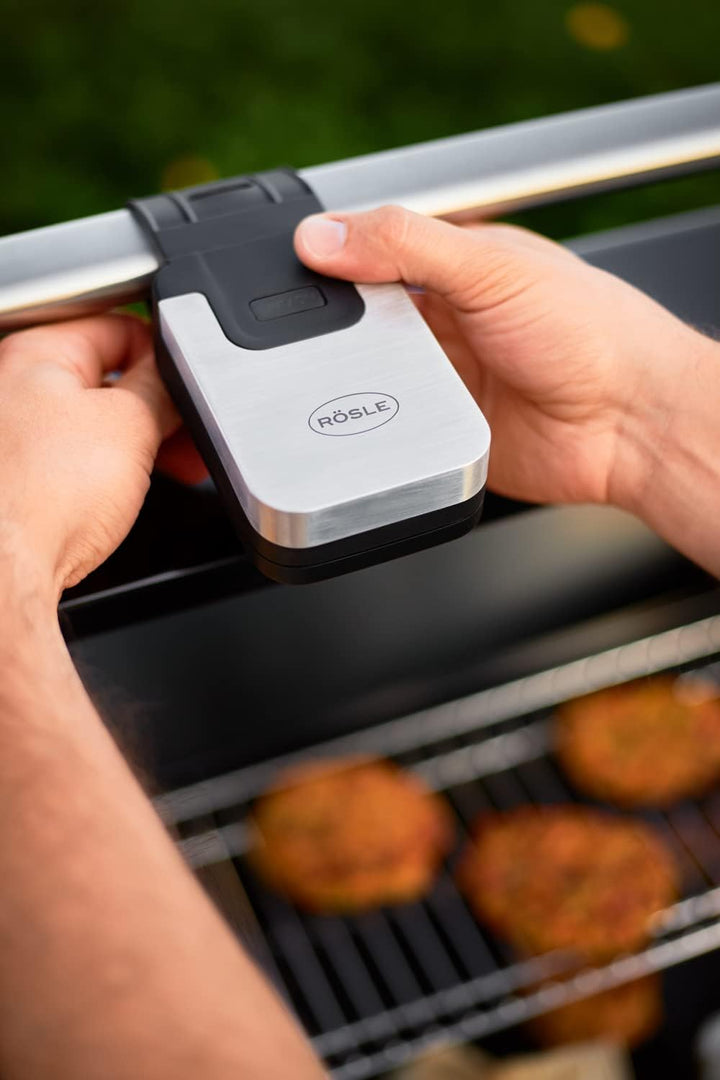 RÖSLE Universal BBQ LED-Griffleuchte & Ablagematte Silikon, Hochwertige Silikonmatte zum Schutz von
