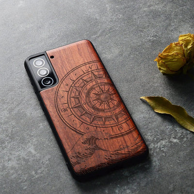 Carveit Holz Handyhülle für Galaxy S22 Cover [Einzigartiges Design Case] Stossfeste Handyhülle Kompa