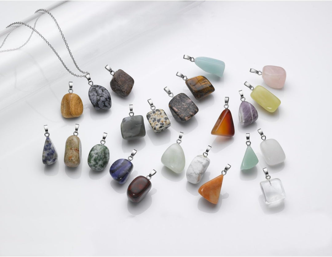 VALIOSA Merry Christmas Mode-Schmuck Adventskalender mit Halskette + 23 individuelle Anhänger aus Ha