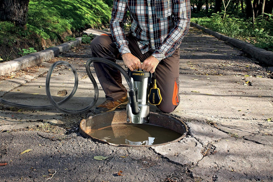Stanley SXUP1100XDE Tauchpumpe für Schmutzwasser (1100 W, Förderleistung max. 16.500 l/h, Förderhöhe