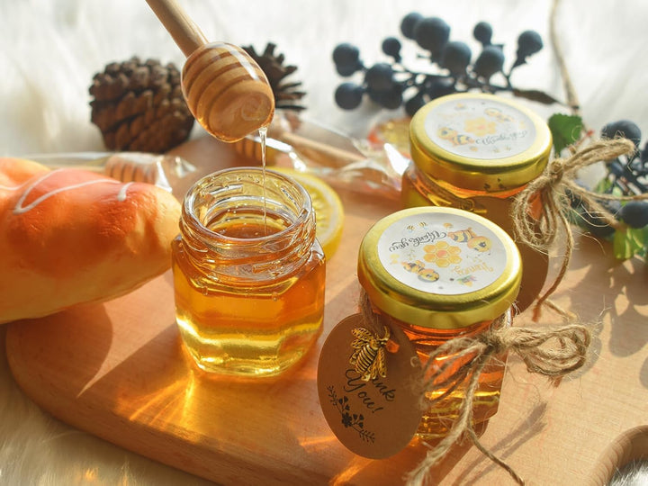 20 Pack 1.5 oz Hexagon Mini Glas Honig Gläser mit hölzernen Dippers, Bienen Anhänger, goldene Gesche
