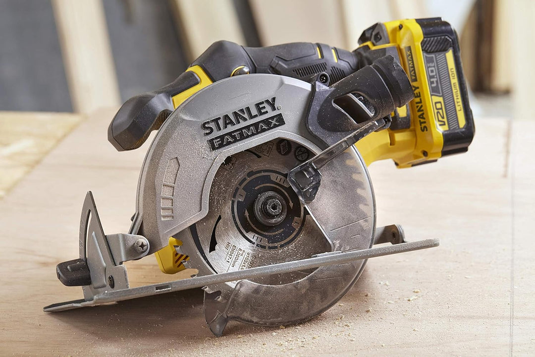 Stanley FatMax 18V Akku-Handkreissäge SFMCS500M2K (4.0 Ah, werkzeuglose Schnitttiefen- und Winkelein