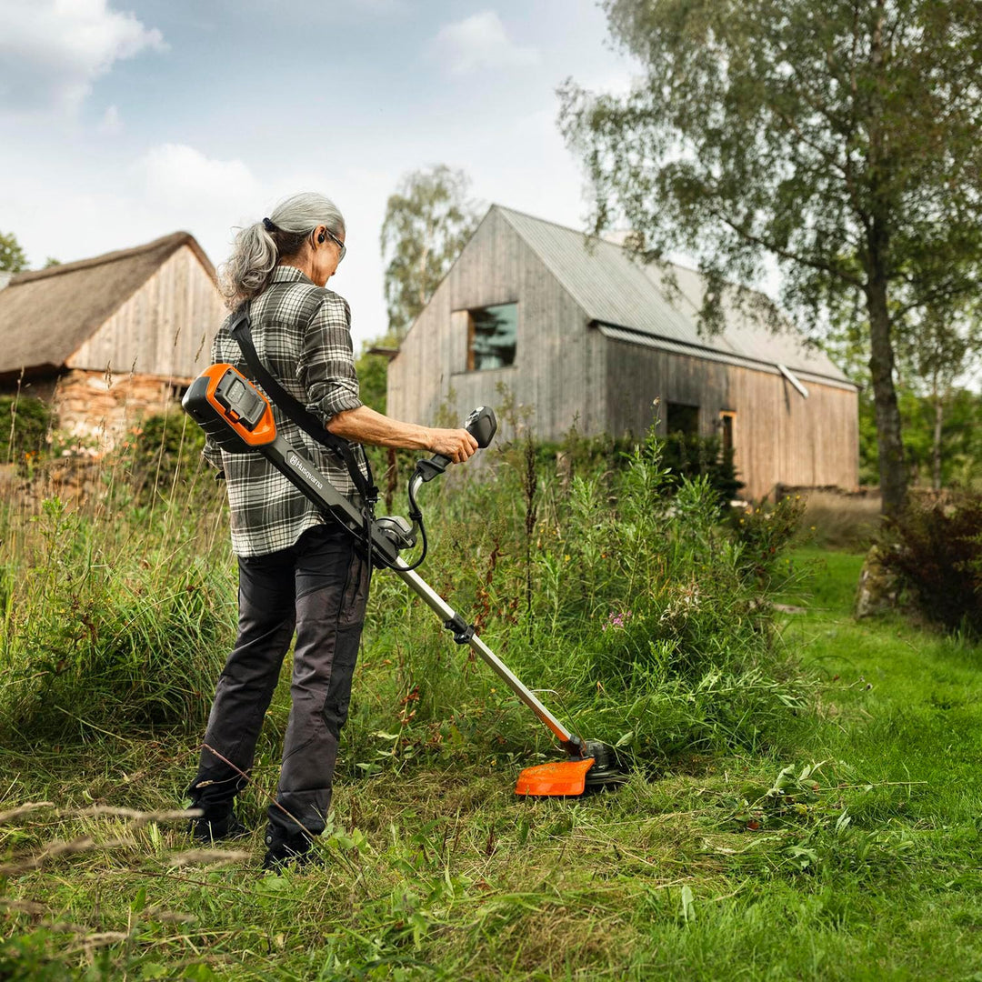 Husqvarna 220iR Akku-Rasentrimmer (ohne Akku und Ladegerät) – 36V-Rasentrimmer mit bürstenlosem Moto