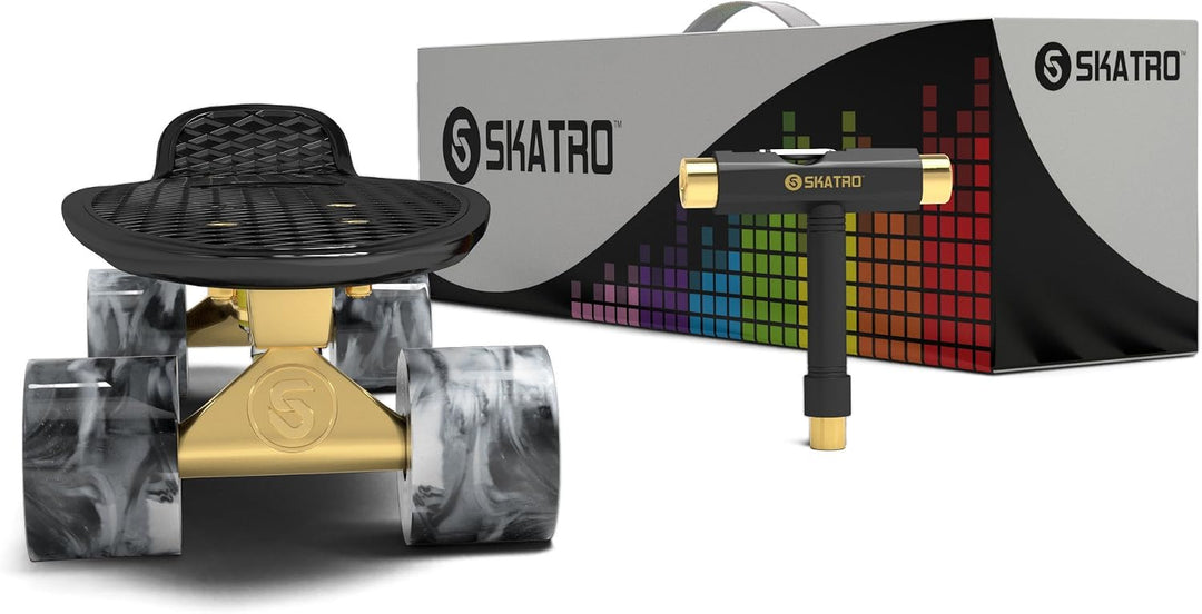 Skatro - Mini-Cruiser-Skateboard. 22 Zoll Kunststoff-Board im Retro-Stil, komplett mit Black Mamba,