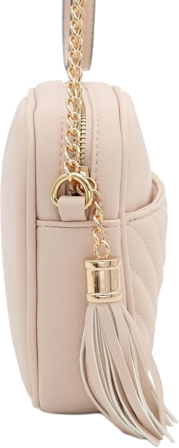 FashionPuzzle Chevron gesteppte Crossbody-Kameratasche mit Kettenriemen und Quaste Nude, Nude