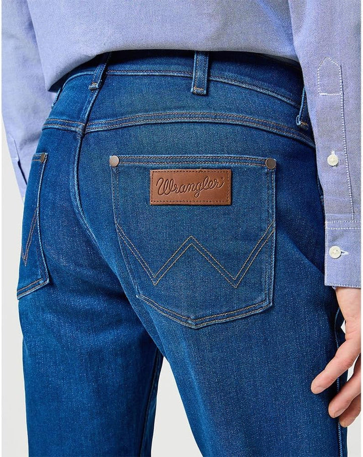 Wrangler Herren Jeans Greensboro Regular Fit Herrenhose Straight Blau W30 - W42 30W / 30L Blue Jam,