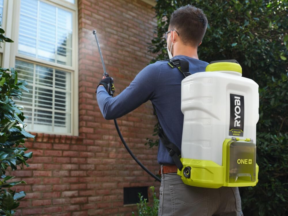RYOBI 18 V ONE+ Akku-Drucksprüher RY18BPSB-0 (mit Tragegeschirr, 88 l/h Durchflussmenge, Einstellbar